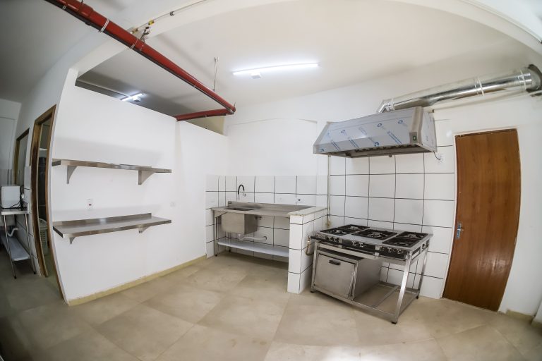 Cozinha Moderna no Lar para Idosos Lar Alcina - Diadema- S.P